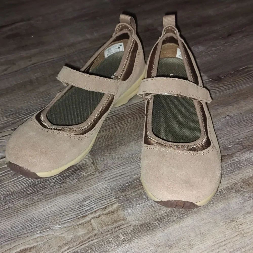 Lands End tan brown mary jane shoes  Sz 7.5